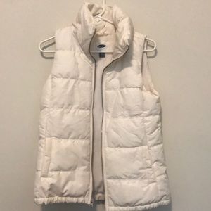 White puffer jacket vest